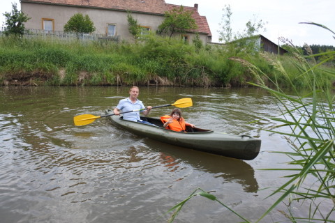 hauseigene Kajaks für eine Tour auf der Spree